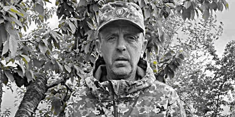 В последний путь провели погибшего старшего солдата Александра Амелина из Славянска (фото)