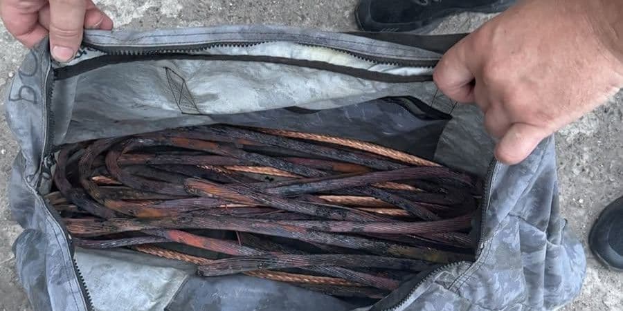 У Краматорську патрульні виявили чоловіків із кабелями сумнівного походження (фото)