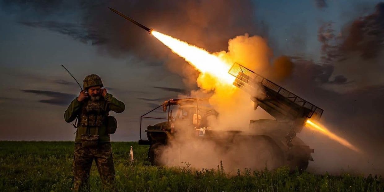 Стріляє РСЗВ. Фото: 23 ОМБр