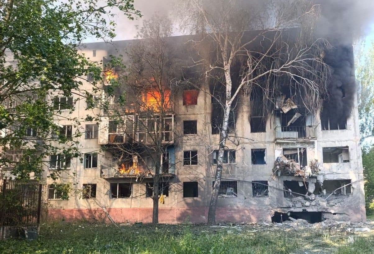 Рашисти 18 разів обстріляли населені пункти у 2 районах Донеччини: які наслідки (фото)