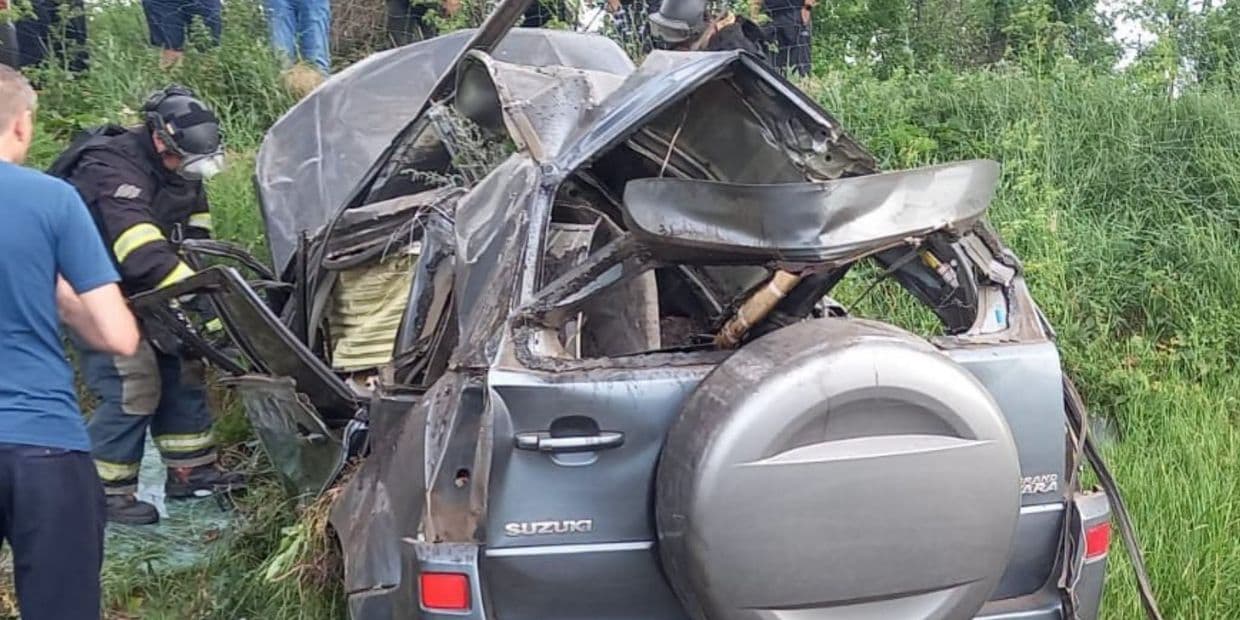 В Олександрівській громаді на Донеччині деблокували чоловіка з понівеченого внаслідок ДТП автомобіля (фото)