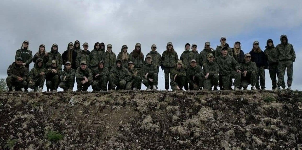 Для військової підготовки окупанти вивезли дітей Донеччини аж на Сахалін (фото)