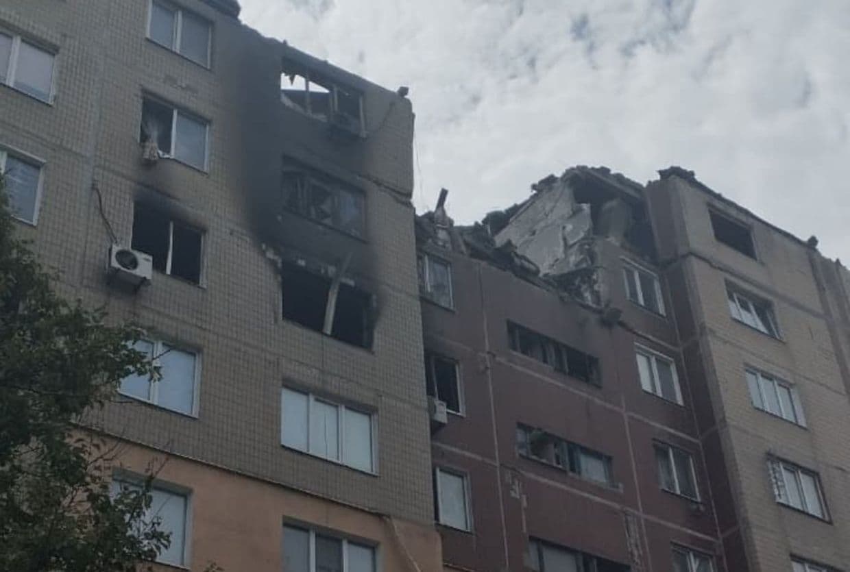 Бомби рашистів руйнували багатоповерхівки у Дружківці та Миколаївці: є загиблі та поранені (фото)