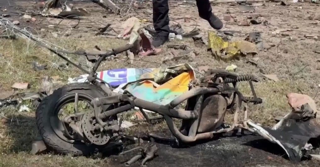 Патрульні показали перші хвилини після вчорашніх російських авіаударів по Слов'янську (відео)