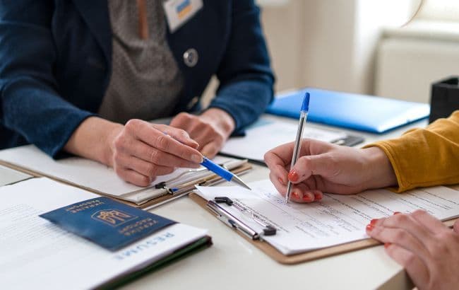 <em>Релоковані громади Луганщини передбачили майже 8,4 млн грн на підтримку працевлаштування ВПО. Ілюстративне фото: Getty Images</em>