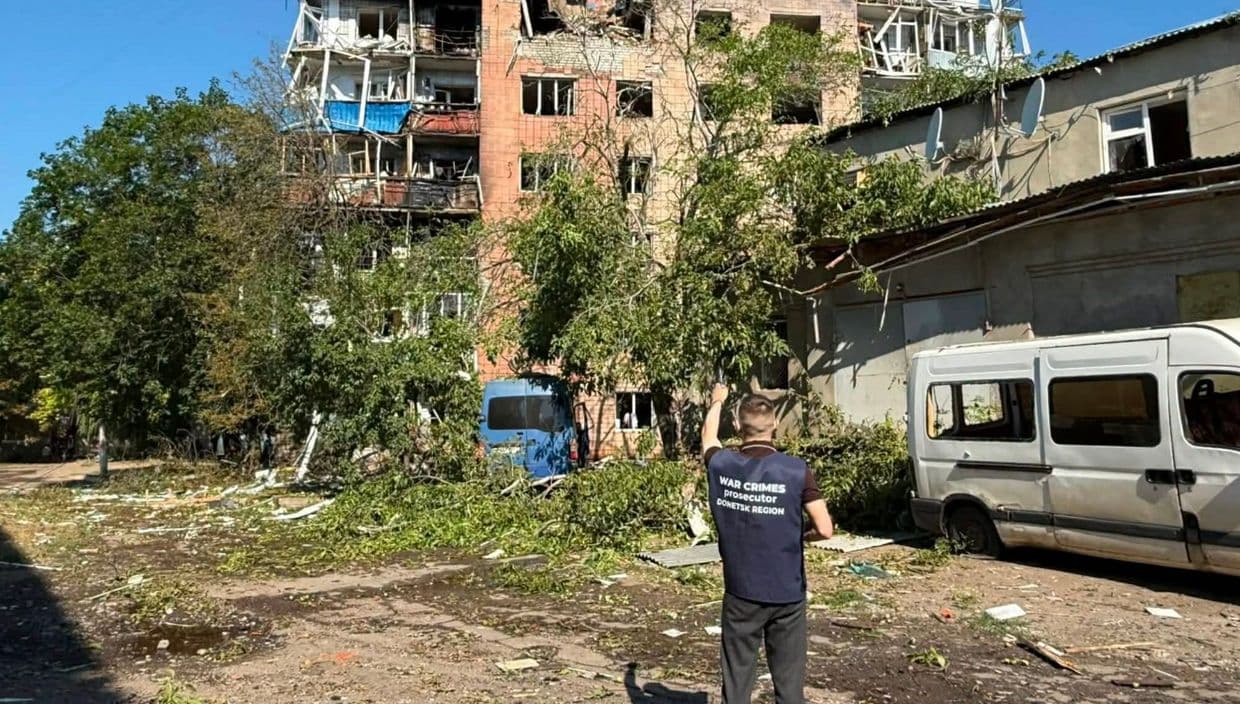 У прокуратурі повідомили, що одна людина загинула під завалами будинку у Краматорську і розповіли про постраждалих