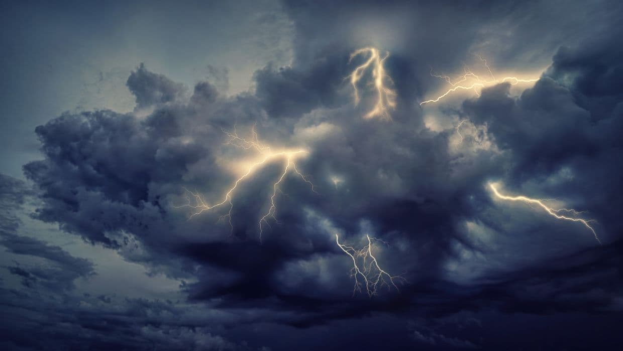 Блискавки. Фото: <a href="https://www.magnific.com/author/jplenio1">jplenio1</a>