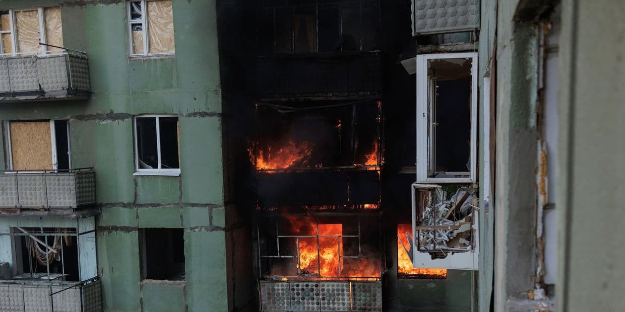 Горить будинок у Дружківці. Фото: Батальйон "Донбас"