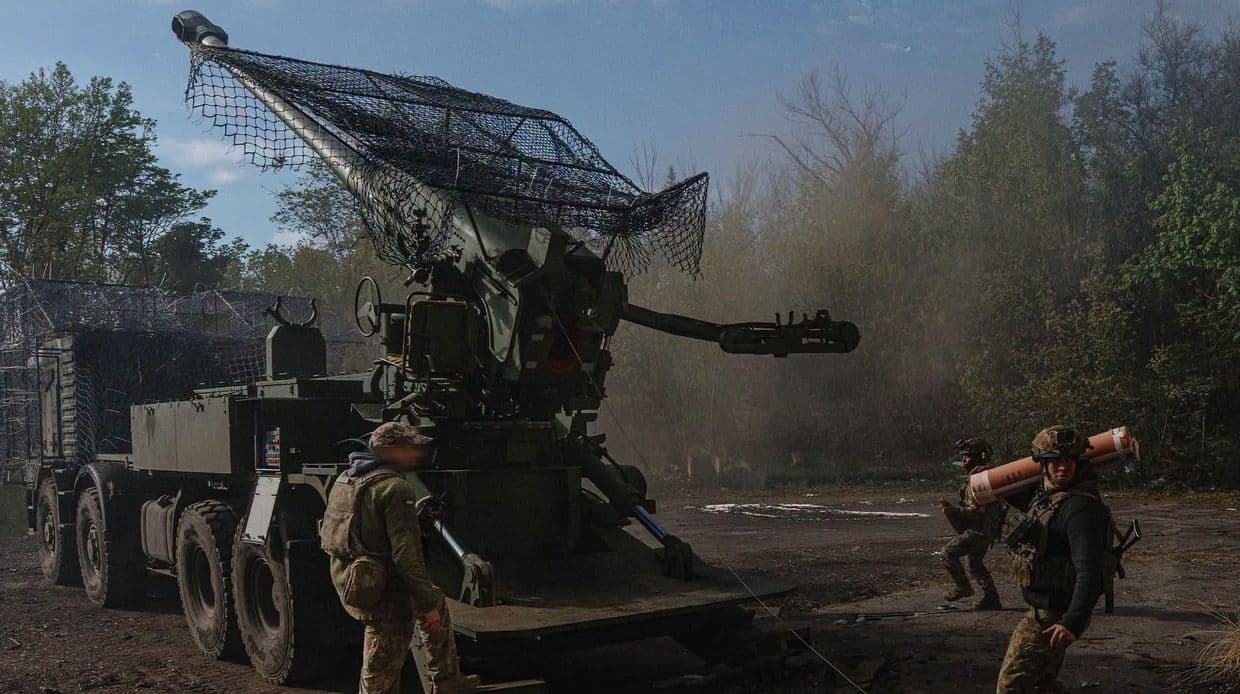Працює розрахунок САУ. Фото: 28 ОМБр