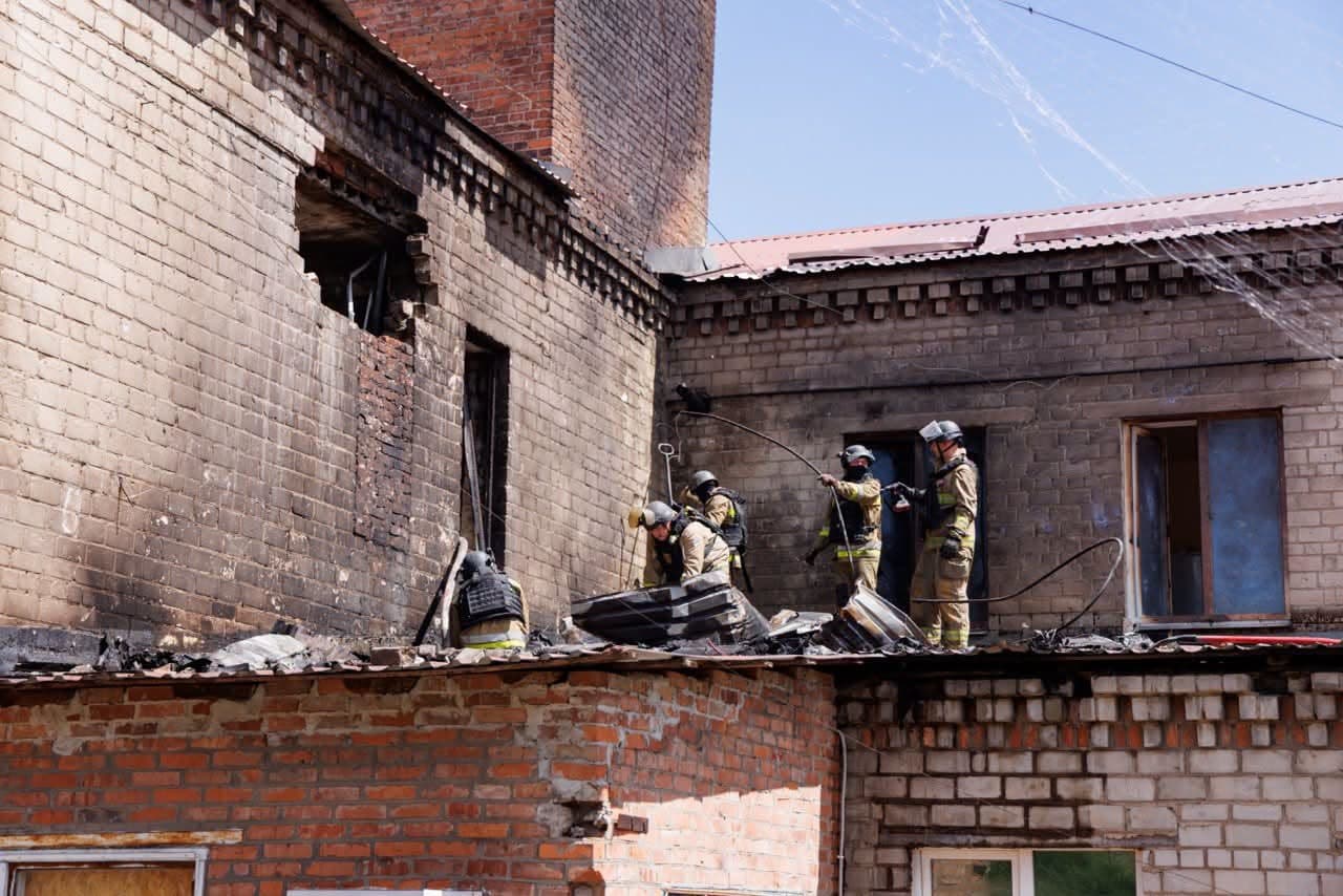 Наслідки російського удару по пожежно-рятувальній частині у Краматорську 17 липня 2026 року. Фото: Краматорська міська рада