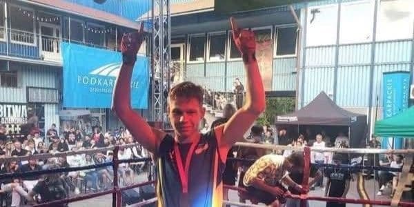 Боксер із Луганщини нокаутом приніс Україні перемогу на змаганнях у Польщі (фото)