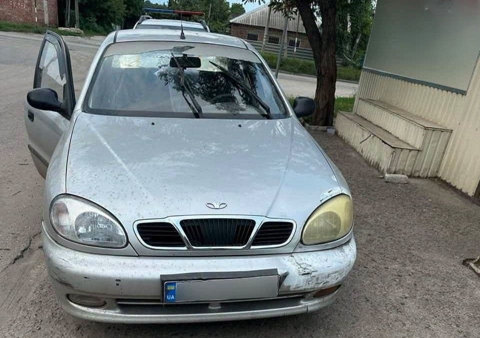 В Славянске мужчина предлагал патрульным взятку, чтобы его пьяный сын избежал административной ответственности (фото)