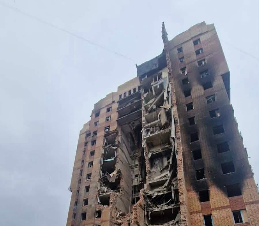 <em>Наслідки ворожих обстрілів у Костянтиниівці. Архівне фото: з фейсбук сторінки начальника Костянтинівської МВА <a href="https://www.facebook.com/sergij.gorbunov.197981?__tn__=-UC*F">Сергія Горбунова</a></em>