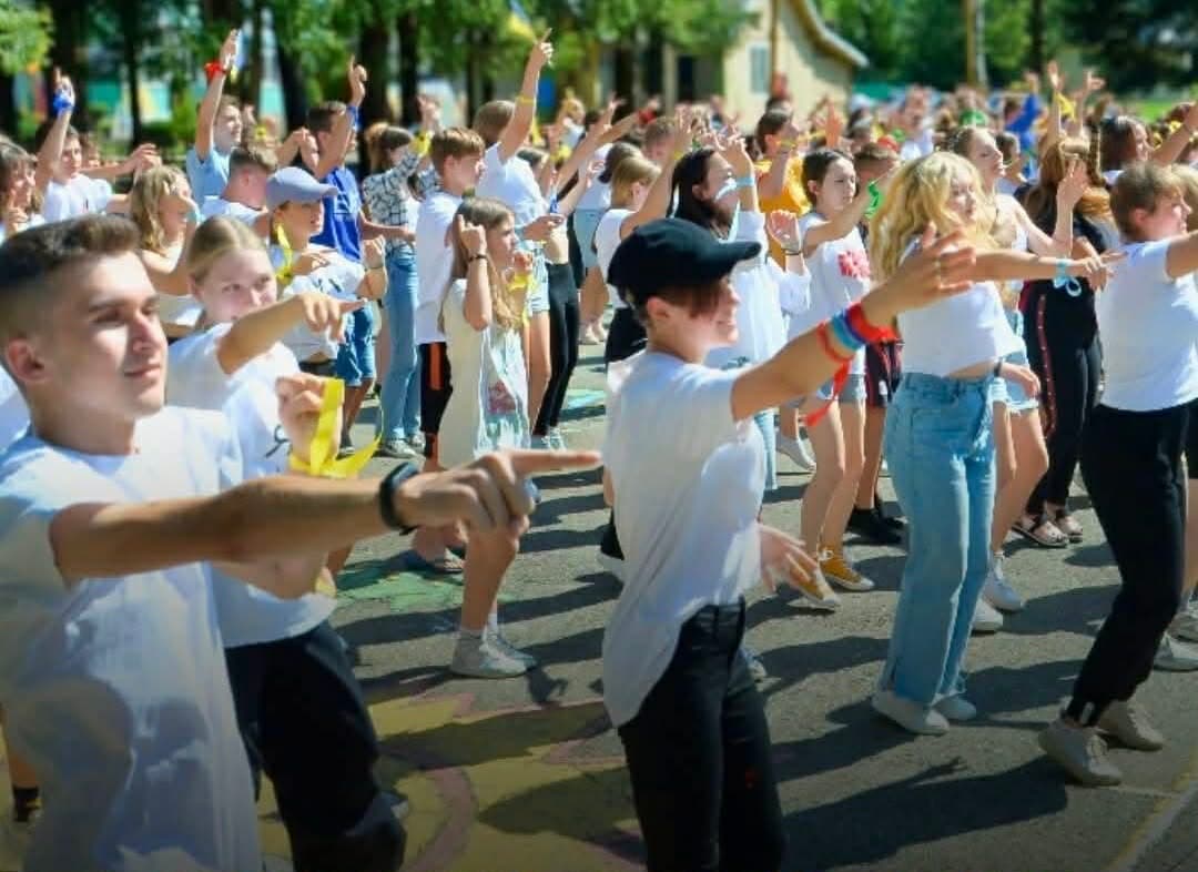 <em>84 дитини з Лисичанської громади розпочали двотижневий відпочинок у Карпатах. Фото: Луганської ОВА</em>