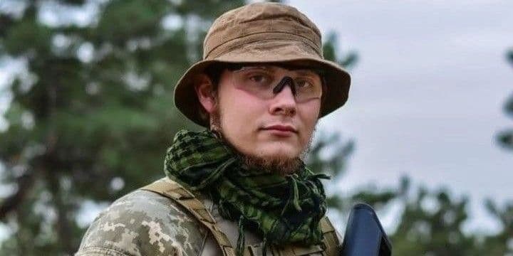 29-річний захисник Маріуполя повернувся з російського полону. Фото: Telegram/Маріупольська міська рада