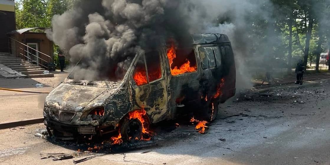 У Краматорську ворожий дрон атакував автомобіль аварійної бригади комунальників