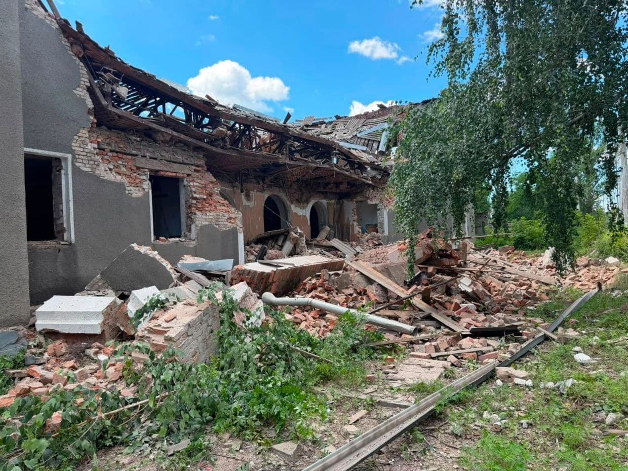 Наслідки російського обстрілу Донеччини. Фото: Facebook/Вадим Філашкін