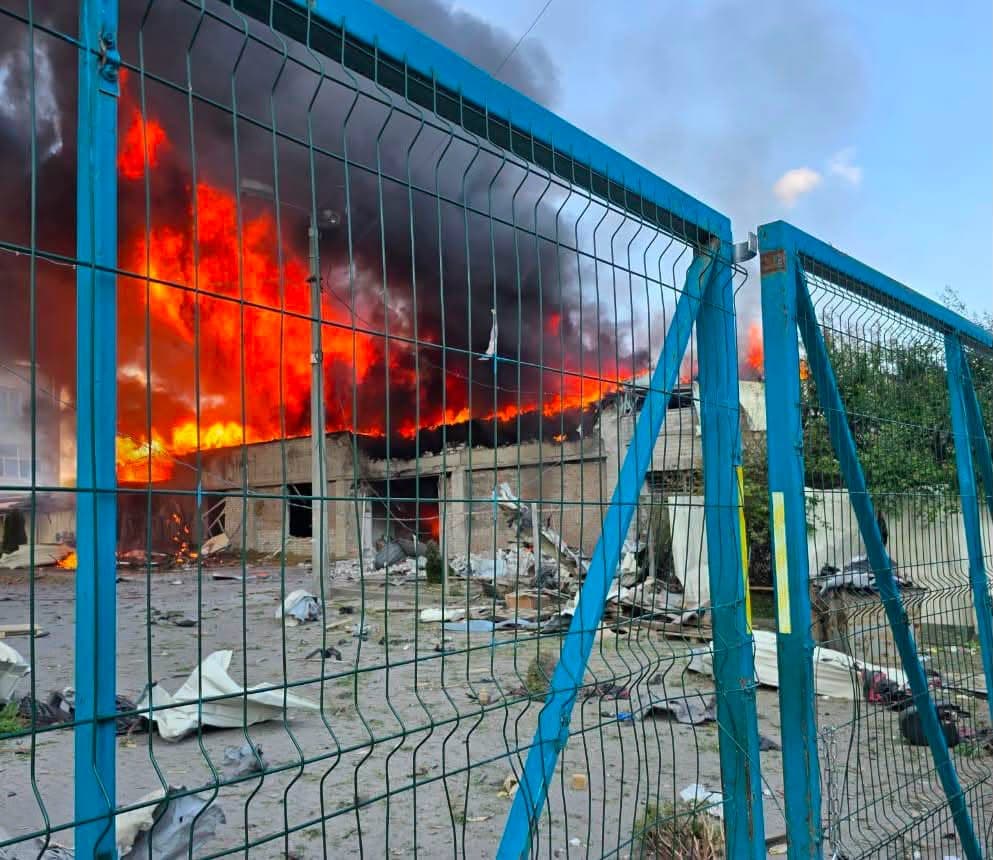 Наслідки російського удару по поштовому відділенню у Краматорську 16 липня 2026 року. Фото: Facebook/Краматорська міська рада