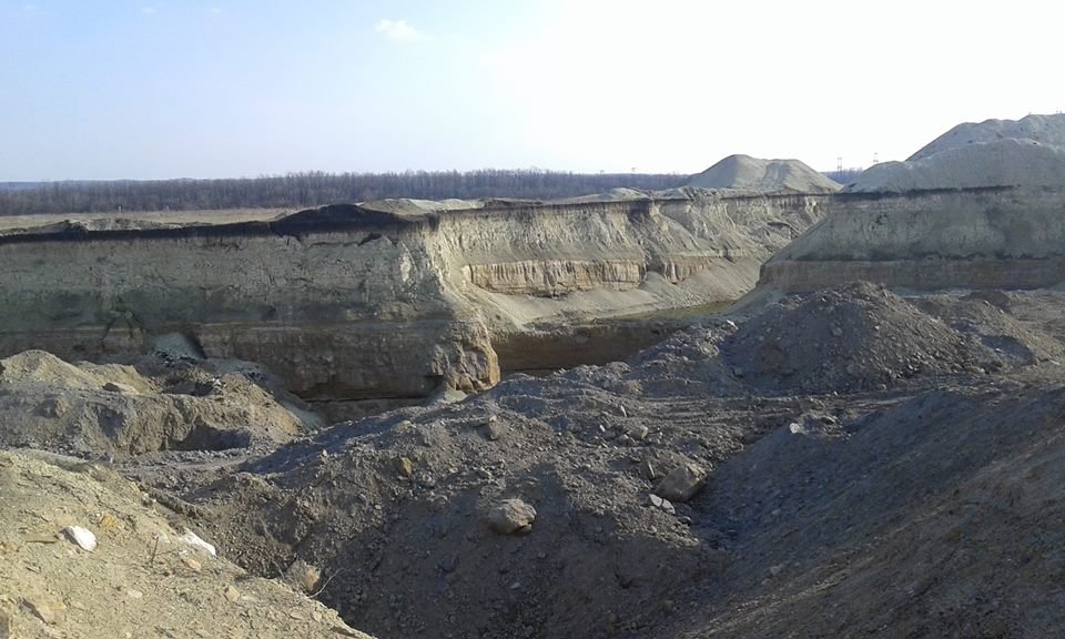 В Луганской области из-за нелегальной добычи угля начался необратимый природный процесс (фото)