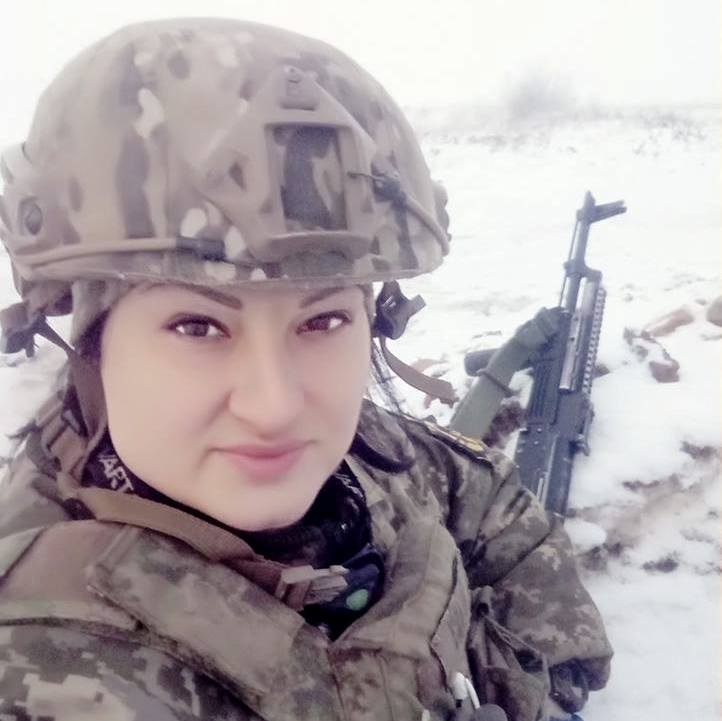 Волонтер и военнослужащая Яна Червоная посмертно награждена орденом