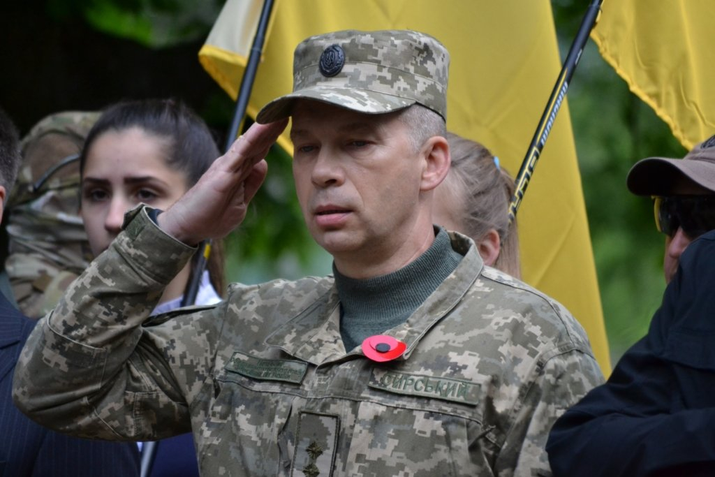 Порошенко назначил нового командующего ООС на Донбассе
