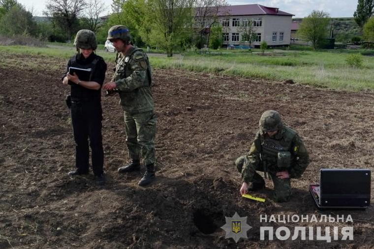 В Попаснянском районе возле школы разорвался снаряд: пришлось эвакуировать детей