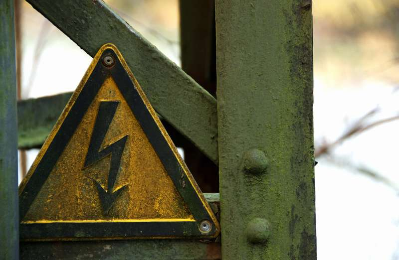 В оккупированной части Луганской области на закрытой шахте сторожа убило током