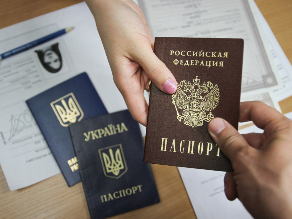 ЕС планирует запретить въезд жителям Донбасса с паспортами РФ