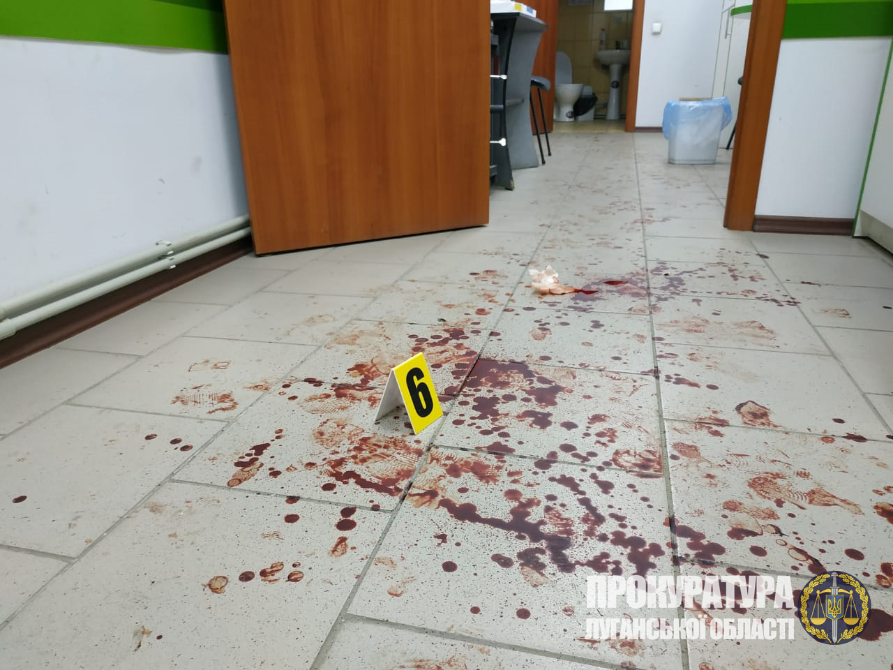 Прокурор Луганской области взял под личный контроль расследование взрыва в отделении банка в Старобельске