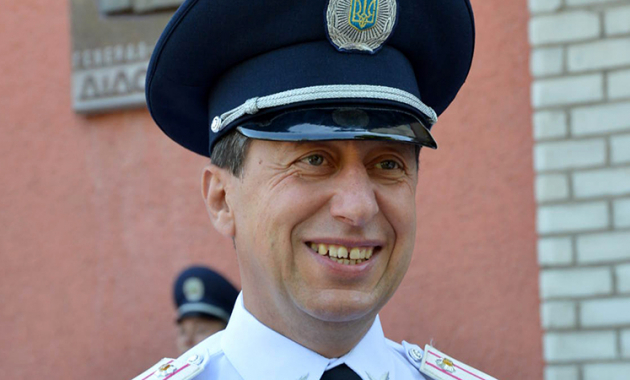 Будущий луганский губернатор Комарницкий уходит с поста ректора ЛУВД