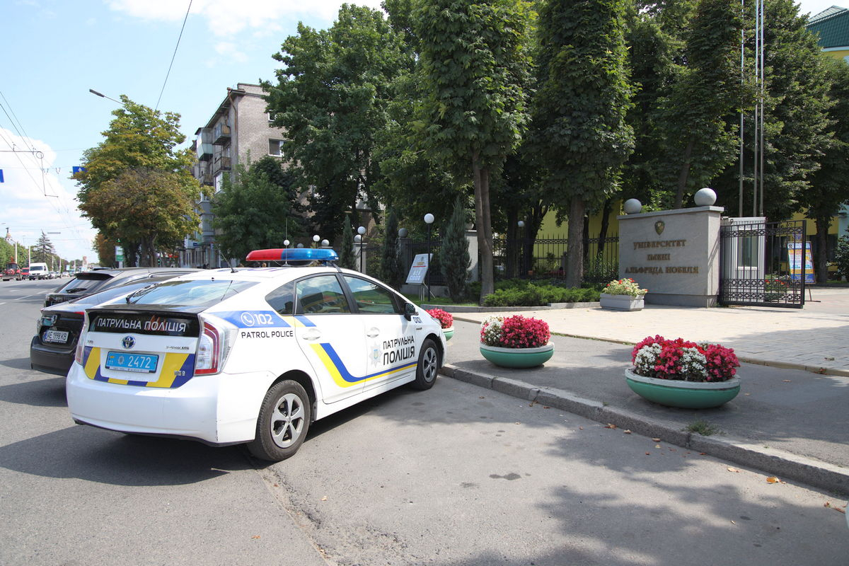 Волна "телефонного терроризма" захлестнула Днепр