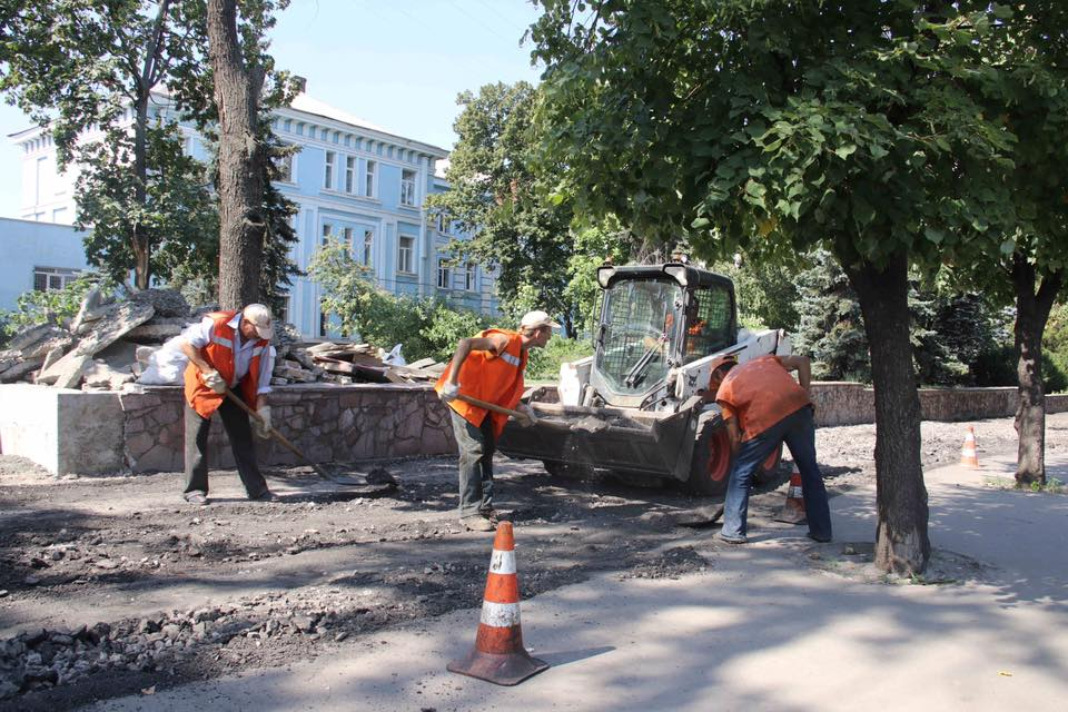 В Кривом Роге тротуары адаптируют под нужды людей с инвалидностью