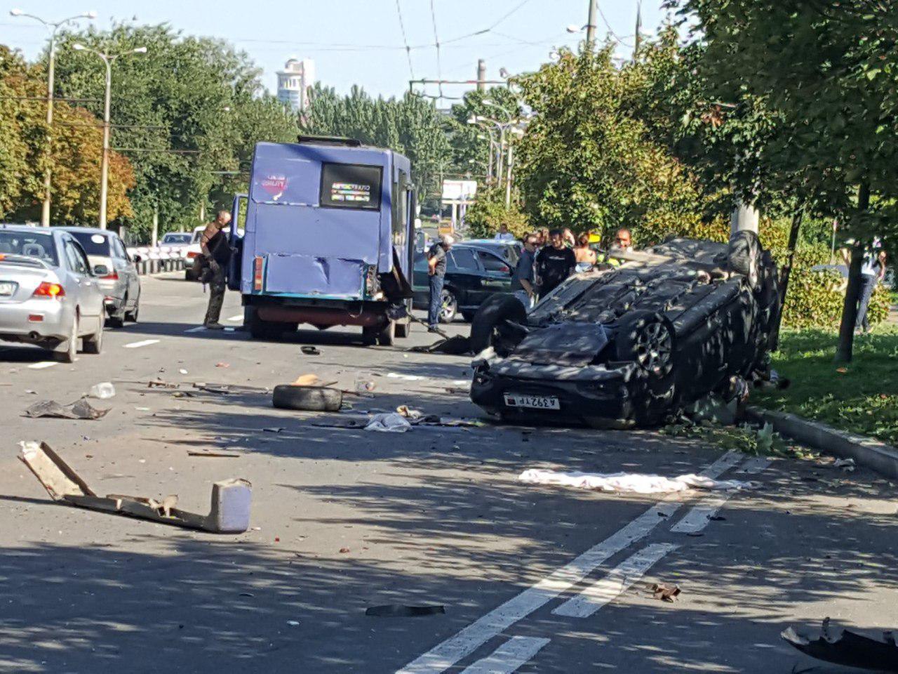 Жертвами страшного ДТП в Донецке стали 4 человека. В том числе двое детей