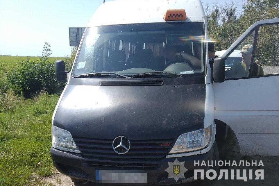 До полусмерти пьяного водителя маршрутки Рубежное - Станица Луганская поймала полиция