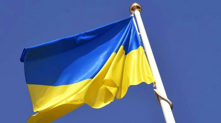 В Мелитополе установили флагшток высотой с 14-этажный дом