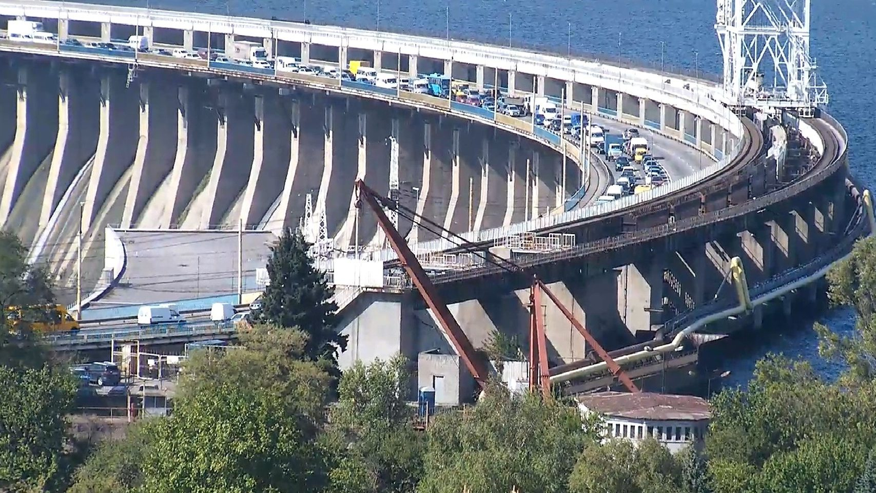 В Запорожье на Днепрогэсе вместо троллейбусов будут работать автобусы