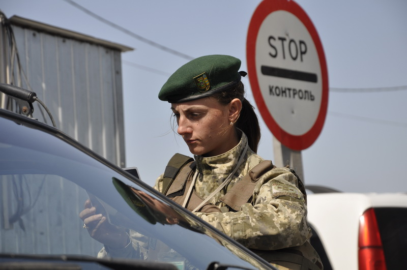 Пограничники рассказали о ситуации на КПВВ Донбасса в День Независимости