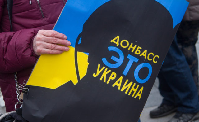 Жители неодконтрольного Донбасса продолжают считать ОРДЛО Украиной - опрос