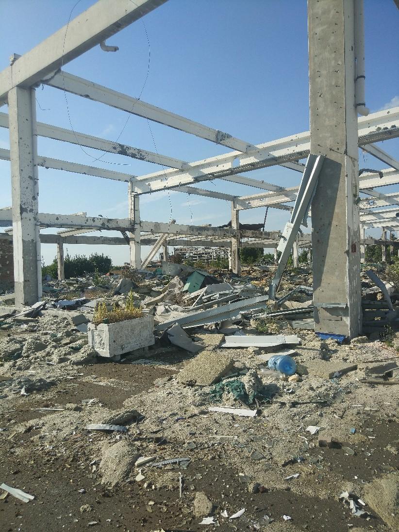 Украли все, остался только каркас. Опубликованы свежие фото донецкого супермаркета "Метро"