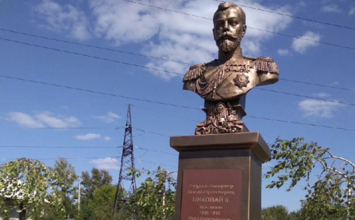 Боевики ДНР установили в Донецке памятник российскому царю Николаю II