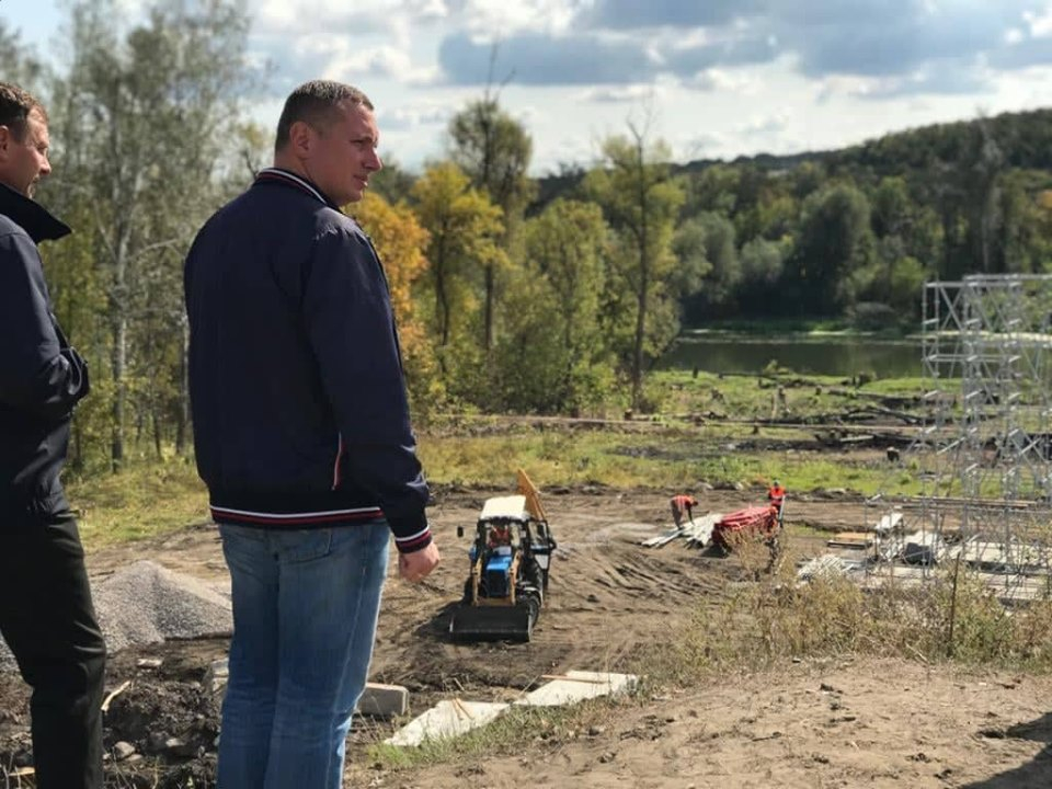 В Станице Луганской начали работы по возведению временного моста