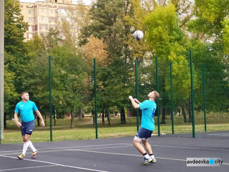 Впервые за 30 лет: в Авдеевке прошел турнир по футболтеннису