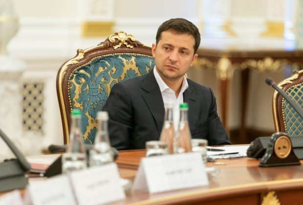 Зеленскому предложили перенести Офис президента в Луганскую область