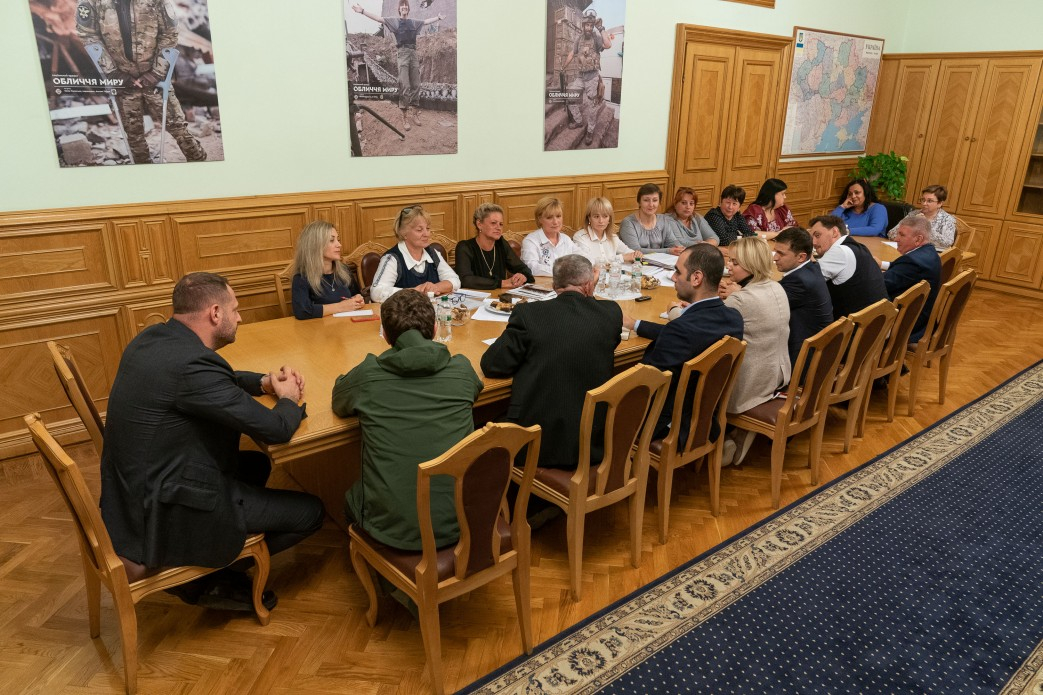 Изменения в закон о ветеранах и погибших воинах АТО/ООС подготовят до 15 ноября, - Президент