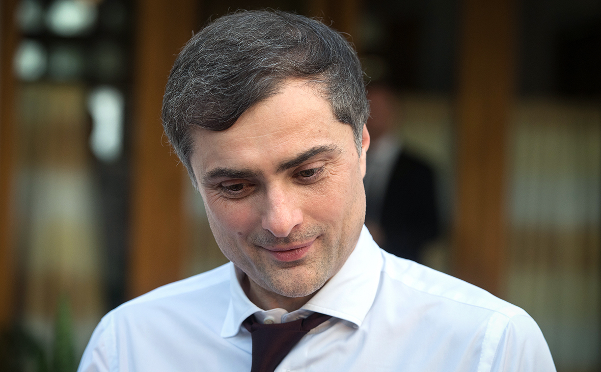 Сурков назвал "хорошей новостью" начало разведения войск