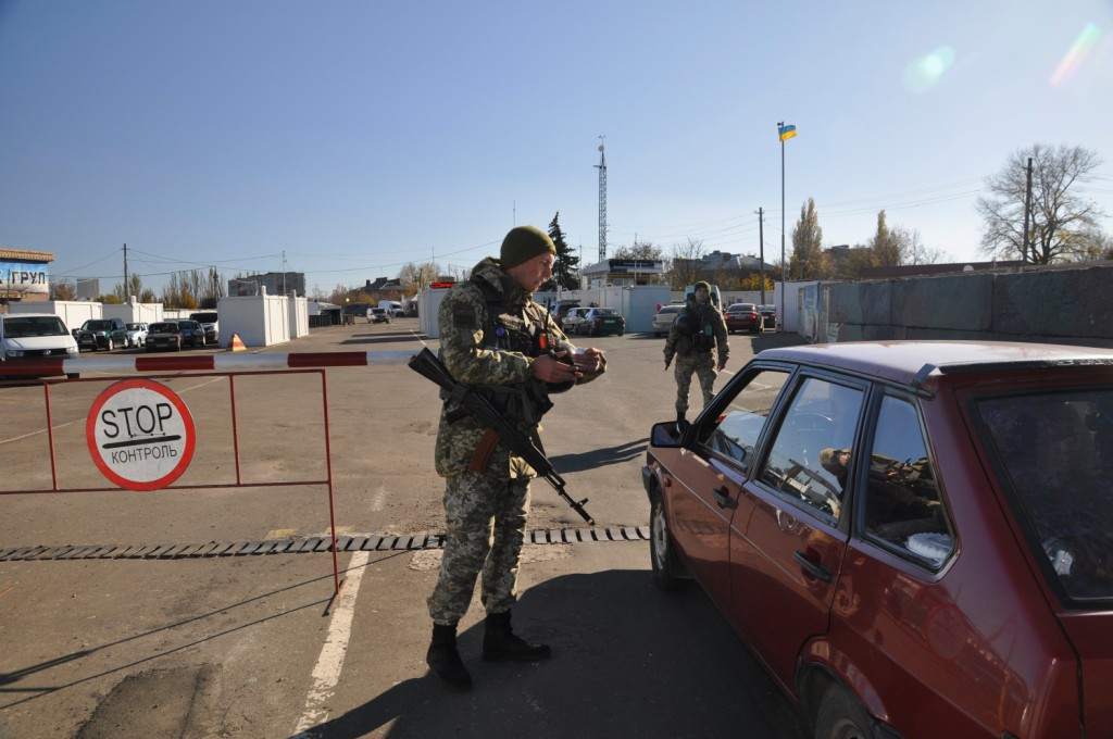 На КПВВ в очередях стоит 270 машин