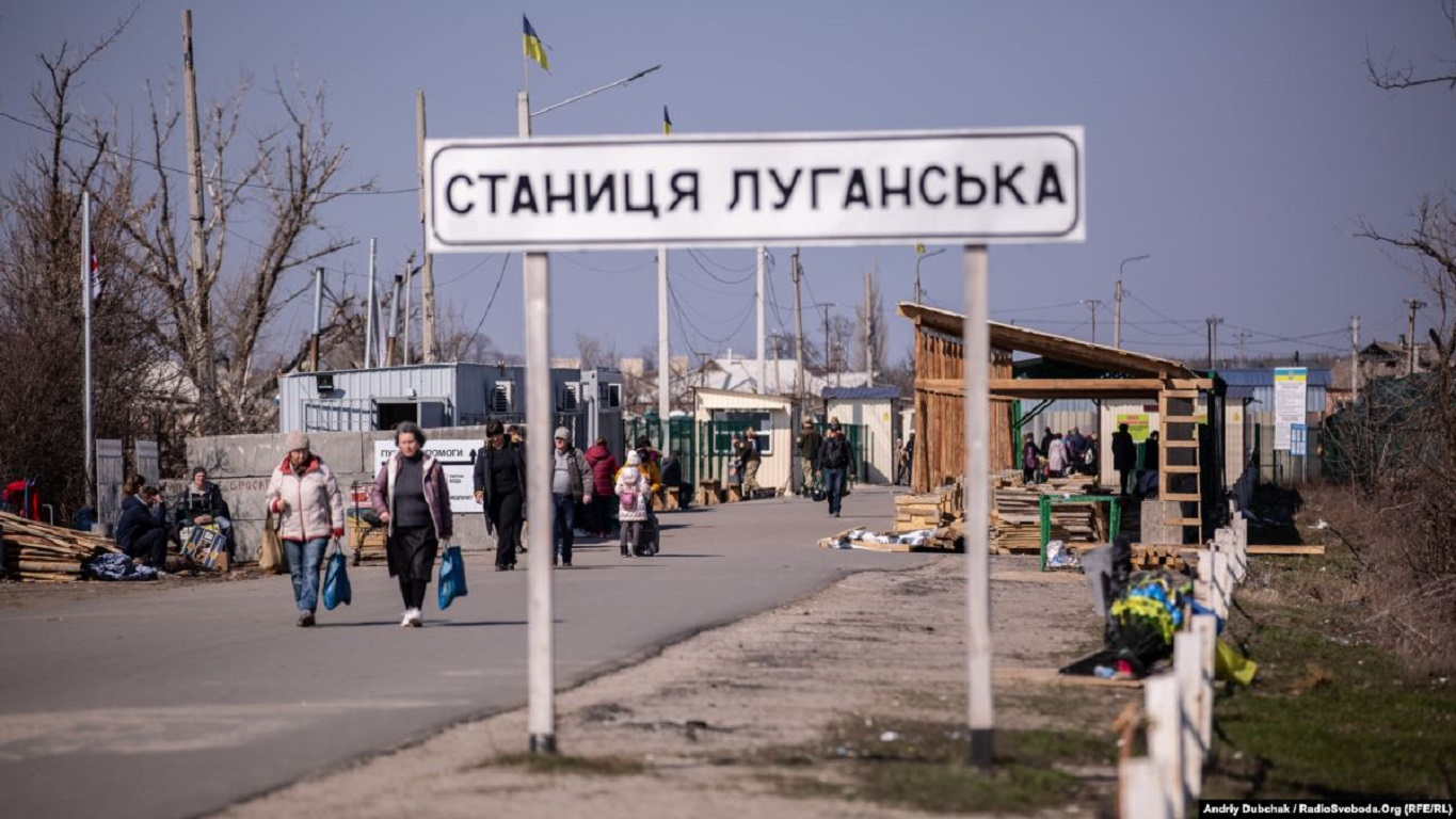 На КПВВ "Станица Луганская" скончался мужчина