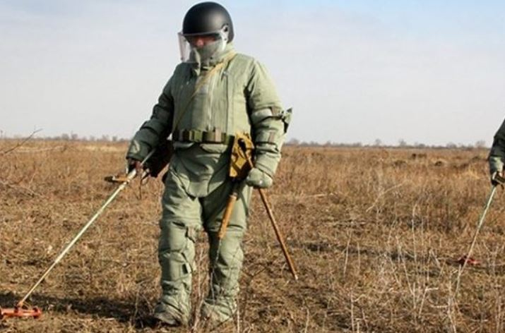 На Донбассе пиротехники изъяли около 60 взрывоопасных предметов