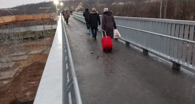 В ОП обнародовали видео с КПВВ Луганщины