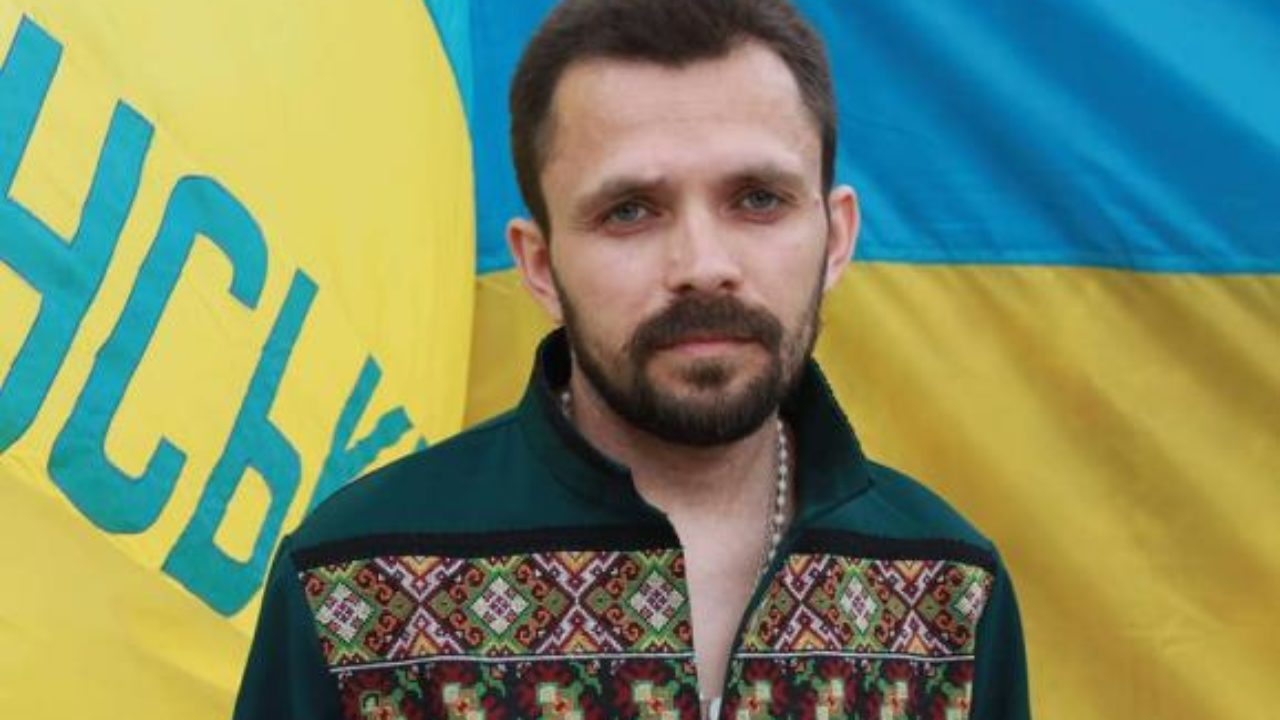 В Бахмуте задержали подростка, который жестоко избил волонтера Артема Мирошниченко